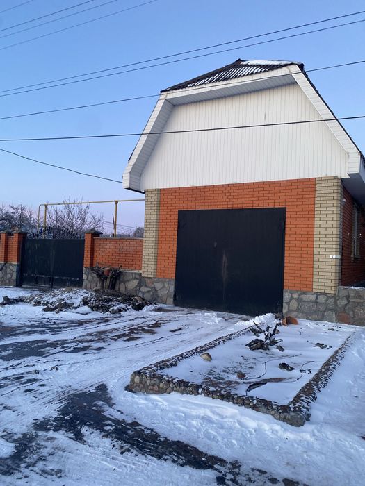 Продам будинок в центрі селища Градизьк Полтавська обл