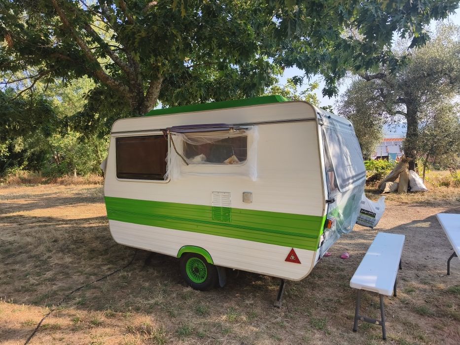 Caravana usada com decomentos