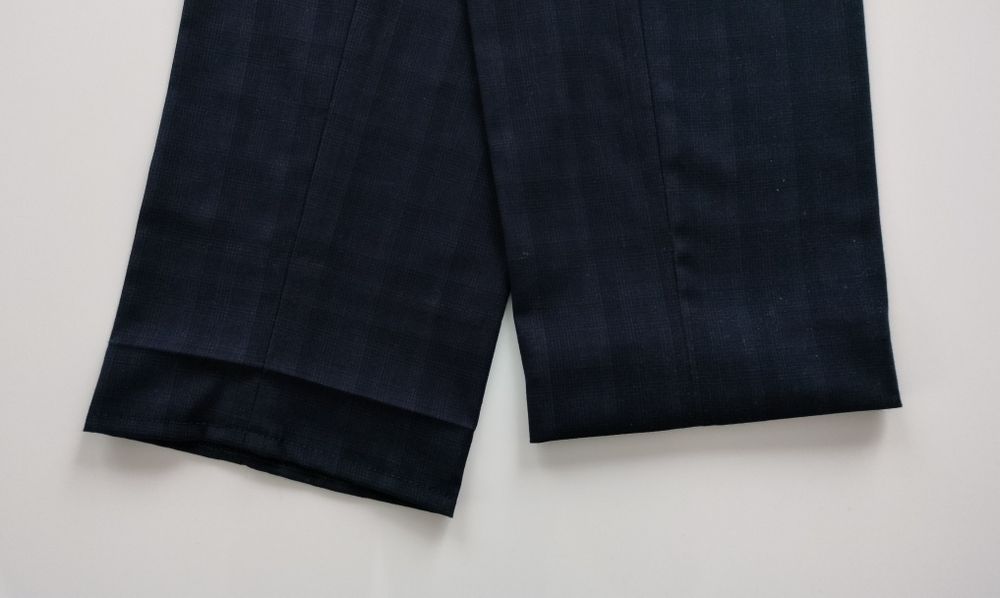 Spodnie materiałowe Guess rozmiar 30 (S/M)