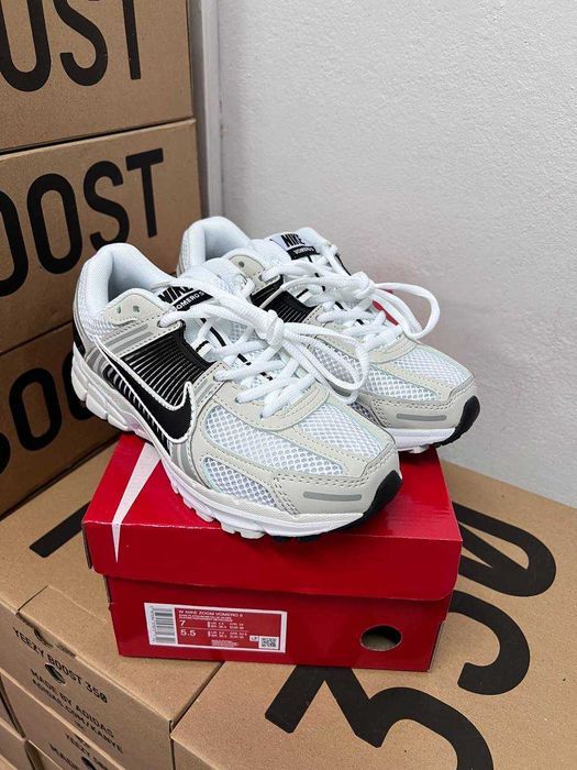 Женские кроссовки Nike Vomero 5 / Найк Вомеро белые 36 37 38 39 40