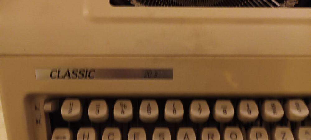 Maquina escrever classica apenas  15€