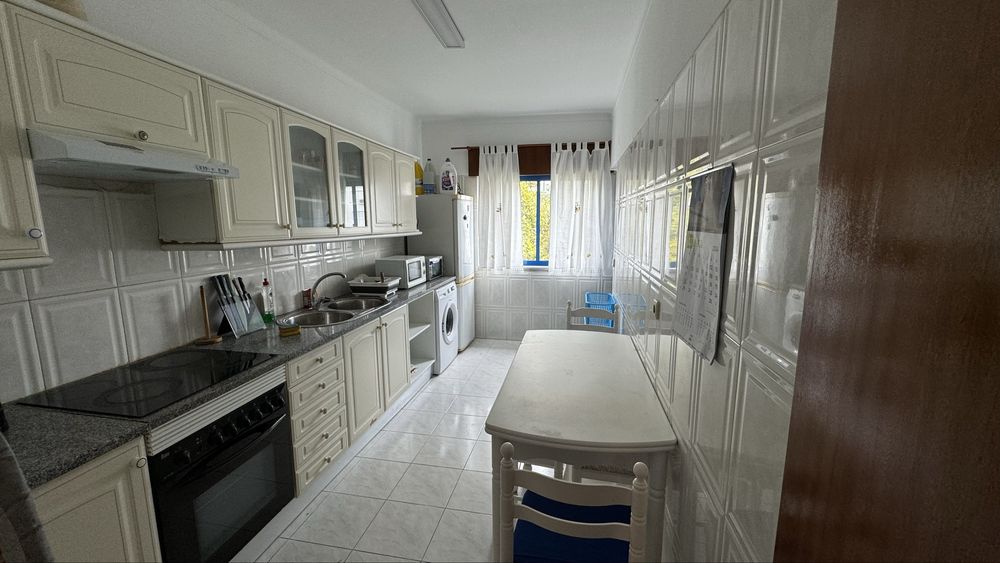 Quarto DE SOLTEIRO para arrendar nas Paivas / Amora perto do pingo doce e jardim das paivas.