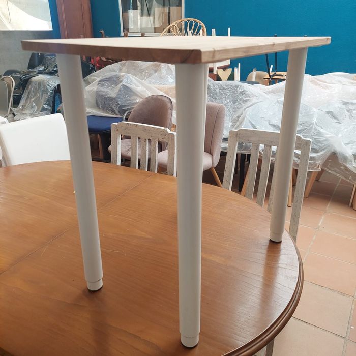 Movel de apoio em madeira