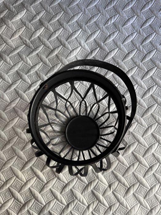 Suporte Decorativo para Velas em Metal Preto