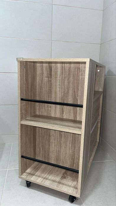 Movel de apoio com rodas