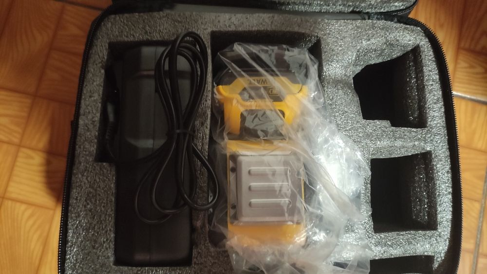 Laser DeWalt 12 linhas