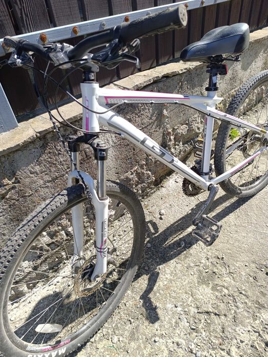 Продаю велосипед білий 5000