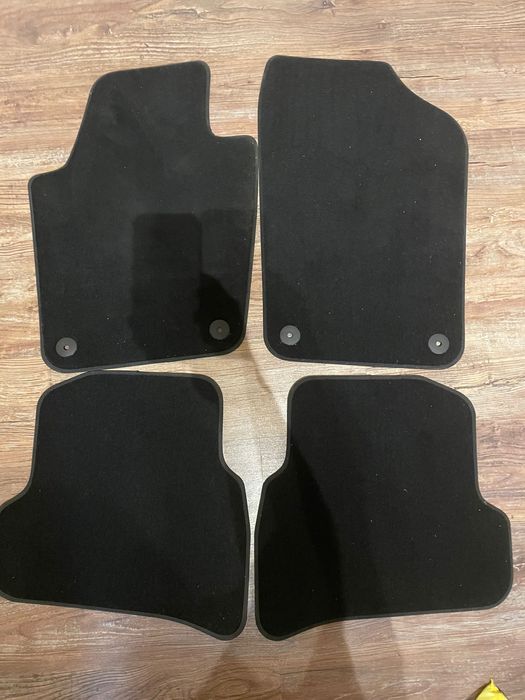 Dywaniki VW Polo 2010 // oryginalne