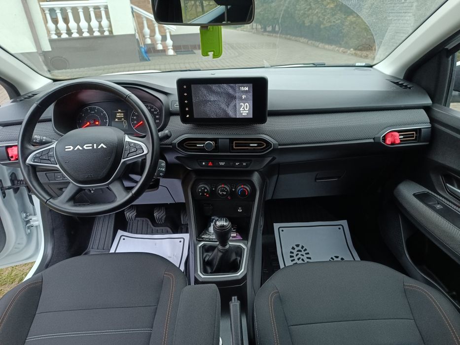 Czyszczenie tapicerki samochodowej , polerowanie  reflektorów