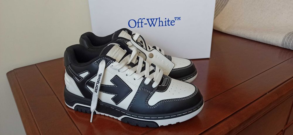 (r. 39) OFF-WHITE Out Of Office OOO Low Tops Logic Logo Black White