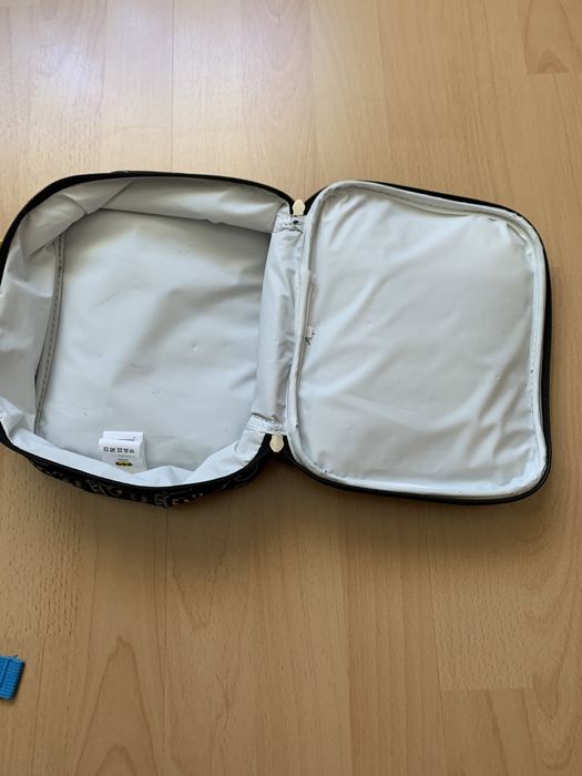 Lancheira Batman usada