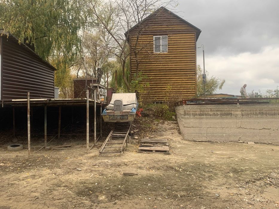 Продаю место для стоянки лодки и для отдыха на причале №2