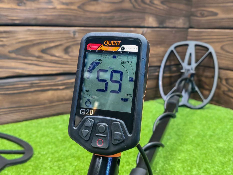 Металошукач Quest Q20