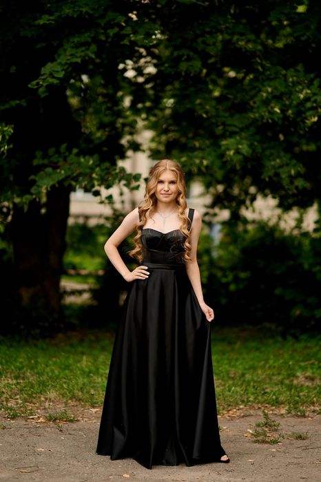 Продам випускну сукню