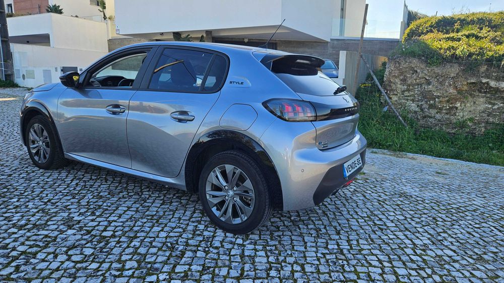 Peugeot e208 de 2023