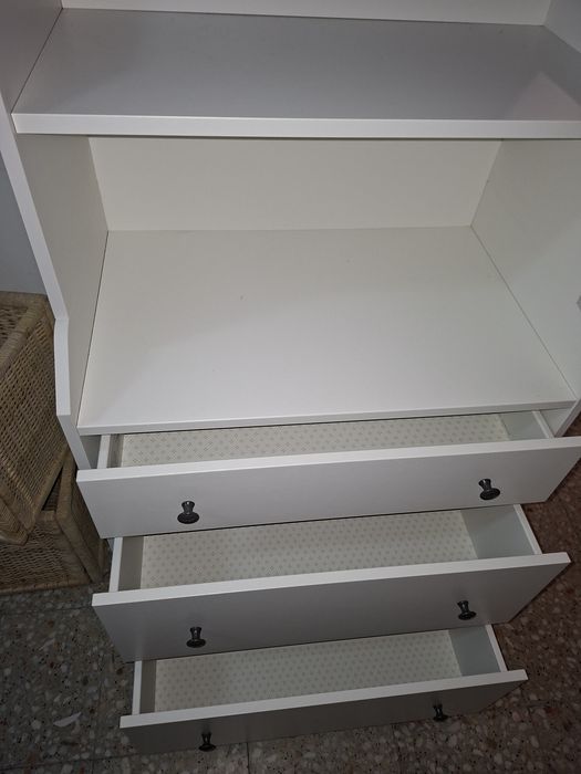 HAUGA Cómoda 3 gavetas + prateleira