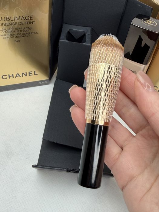 Тональний крем сиворотка Chanel Sublimage B10 В20