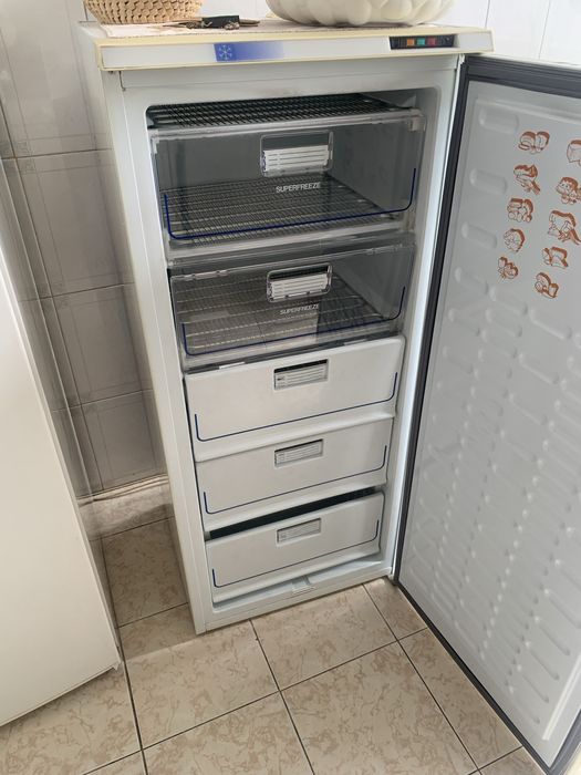 Arca Frigorifica Ariston de 210 litros