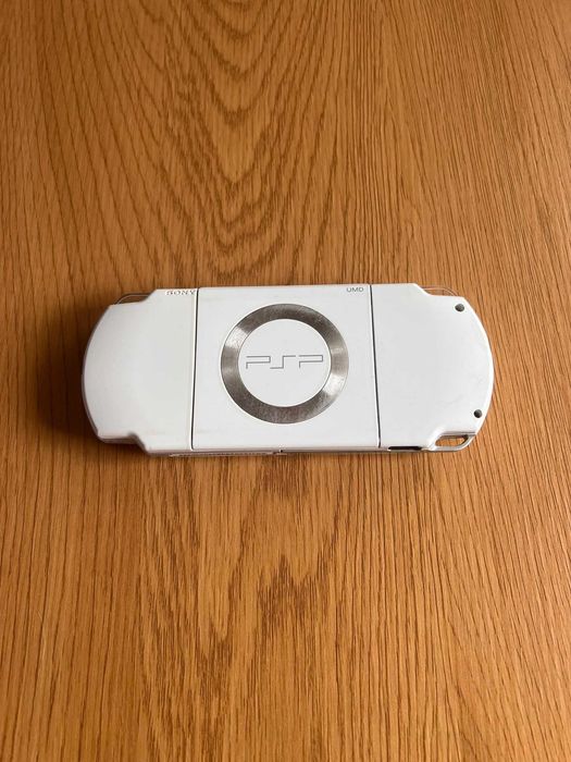 Sony PlayStation Portable 2000 Branca com 100+ Jogos