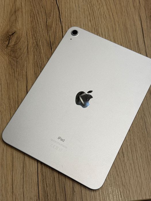 Nowy Apple iPad 10. generacji Wi-Fi 64GB –  bateria 100%