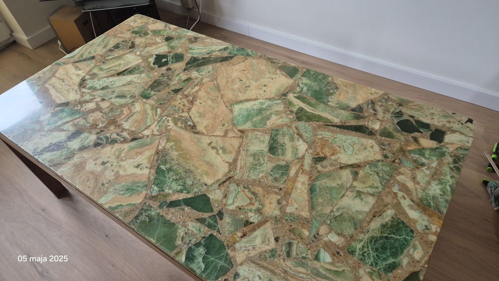 Ława, blat- konglomerat marmurowy, rama - drewno. Siedlce