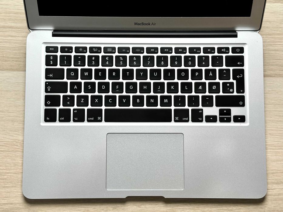 Topcase z ekranem do MacBook Air 13" A1466 (2013–2017) – Na części