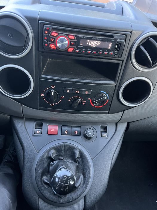 Vendo citroen berlingo longa 3 lugares 2011 bom estado