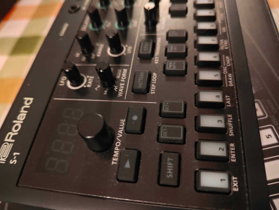 Roland S-1 Sintetizador Tweak