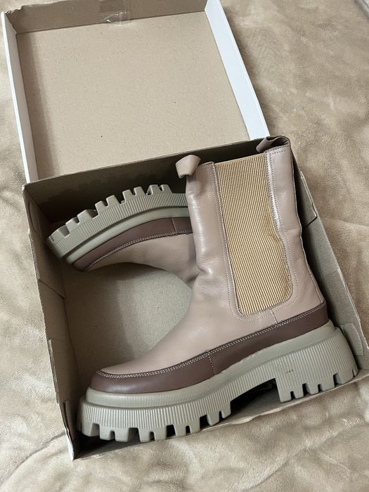 Жіночі зимові челсі на платформі з еластичними вставками з боків шкіра