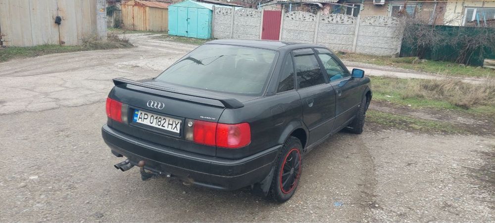 Ауди 80 кватро 2.0 бенз хорошее состояние