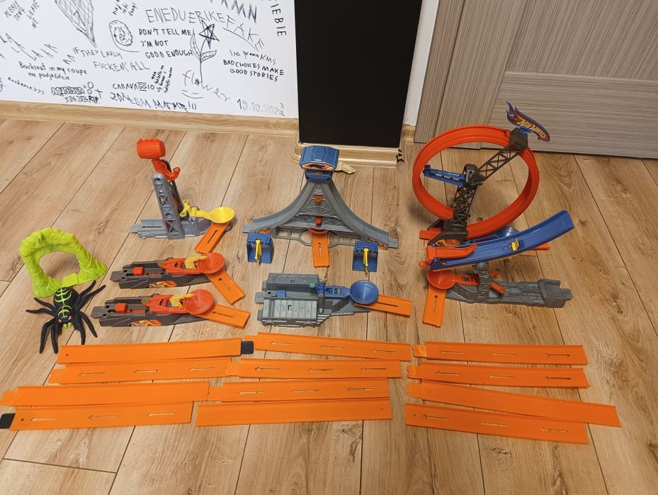 Hot Wheels tory Track Builder