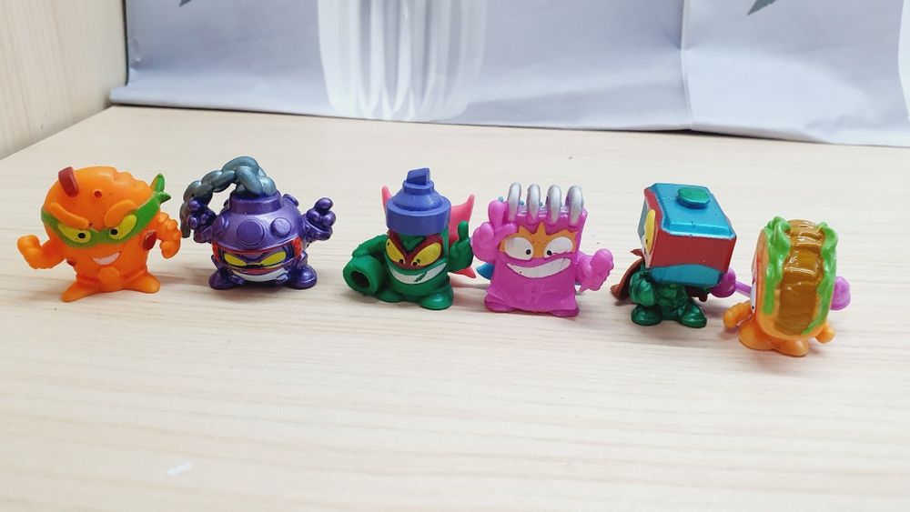SuperZings фігурки башні машинки