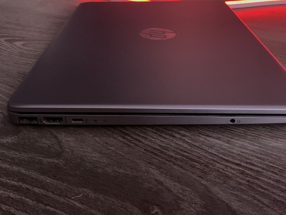 Hp 250 G8  i5-1135G7 16gb 512gb