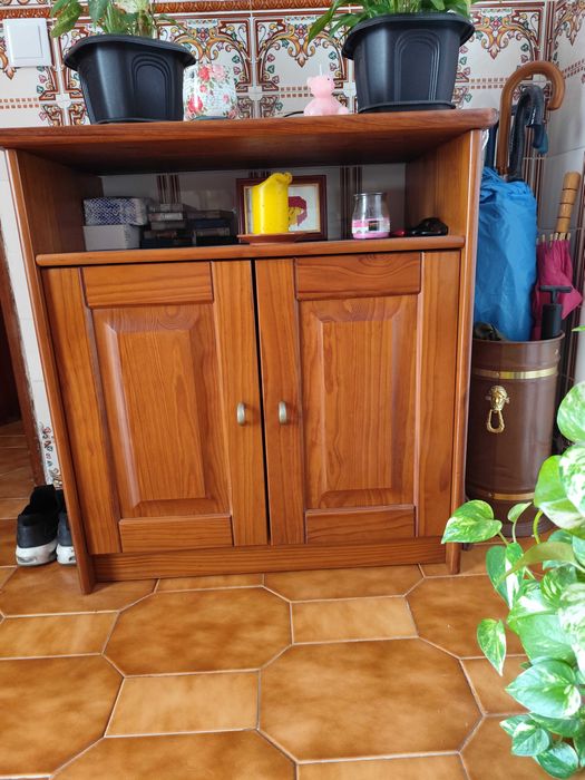 Móvel de madeira pinho mel