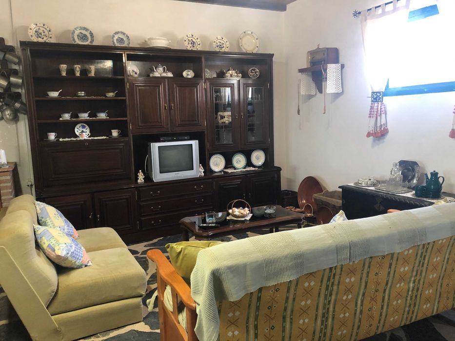 Arrenda-se casa térrea T2 a Empresa