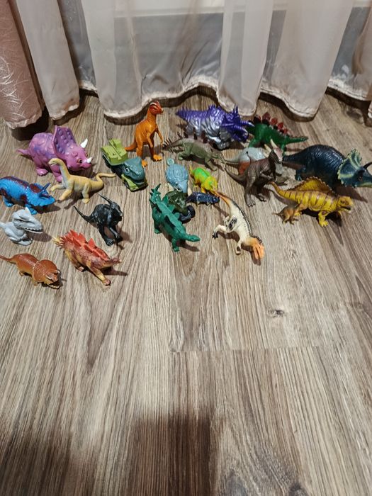 Динозаври 19 шт .