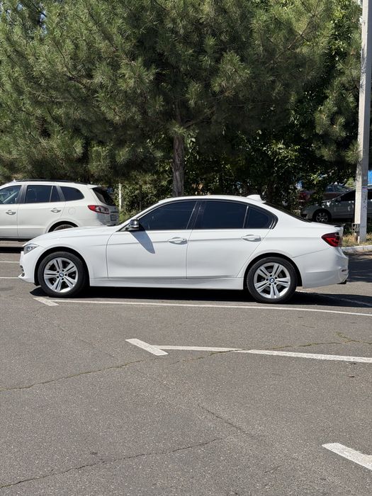 BMW 3 Series 2015 VIN WBA8E9G55GNT46677 фото оголошення 3 з 7