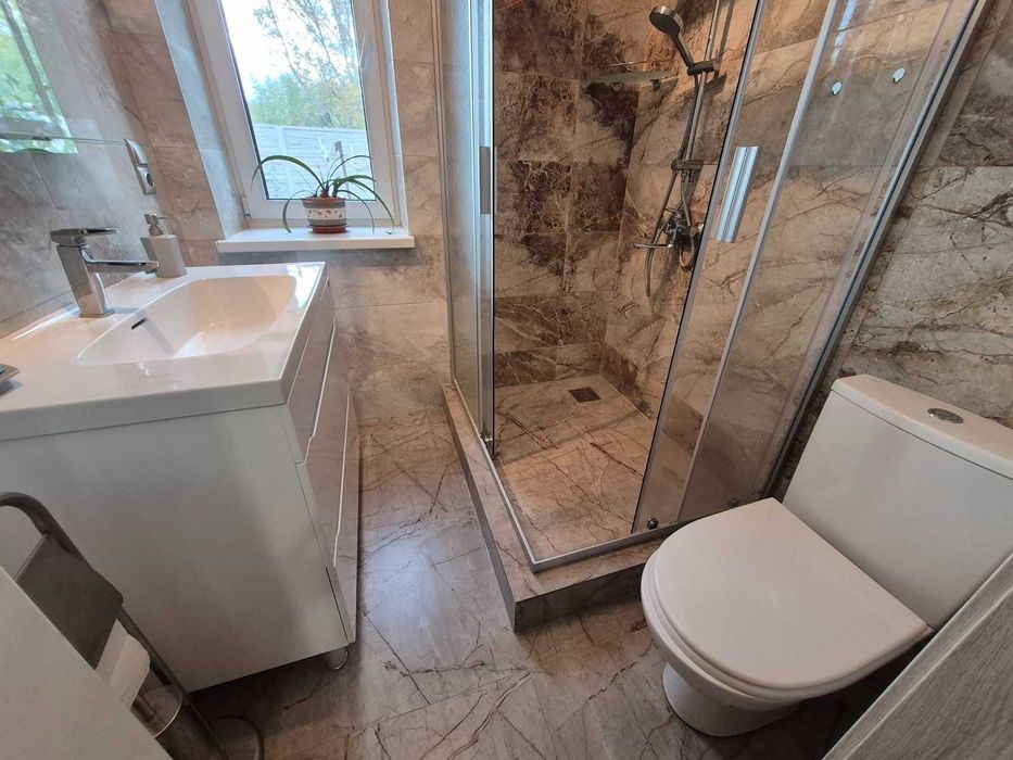 Двоповерховий будинок з ремонтом на Вінницьких Хуторах