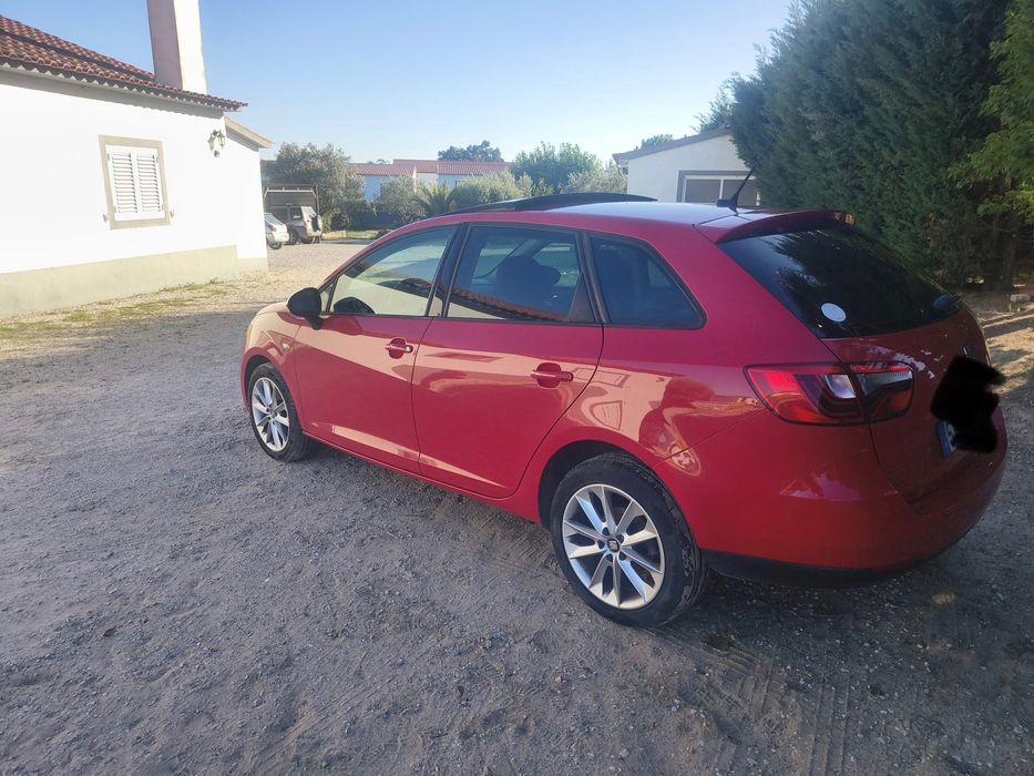 Seat Ibiza ST Vermelho