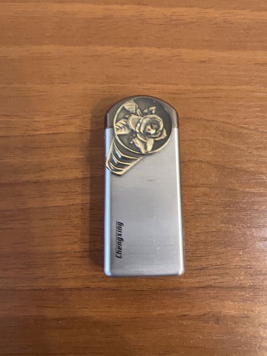 Зажигалки користовані різні