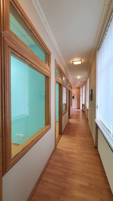 ПРОДАЖ ОФІСНОГО ПРИМІЩЕННЯ 69,1 м² в історичному центрі Мукачева