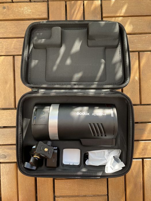 Lampa Godox AD300 Pro II