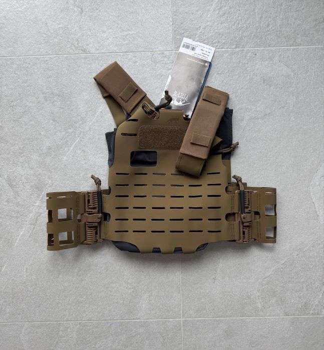 Бронежилет, плейт керрієр Tasmanian Tiger Plate Carrier QR SK Anfibia