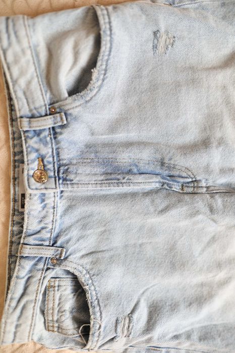 Jeansy MOM Bershka z dziurami r. 40 jasny niebieski *nowe