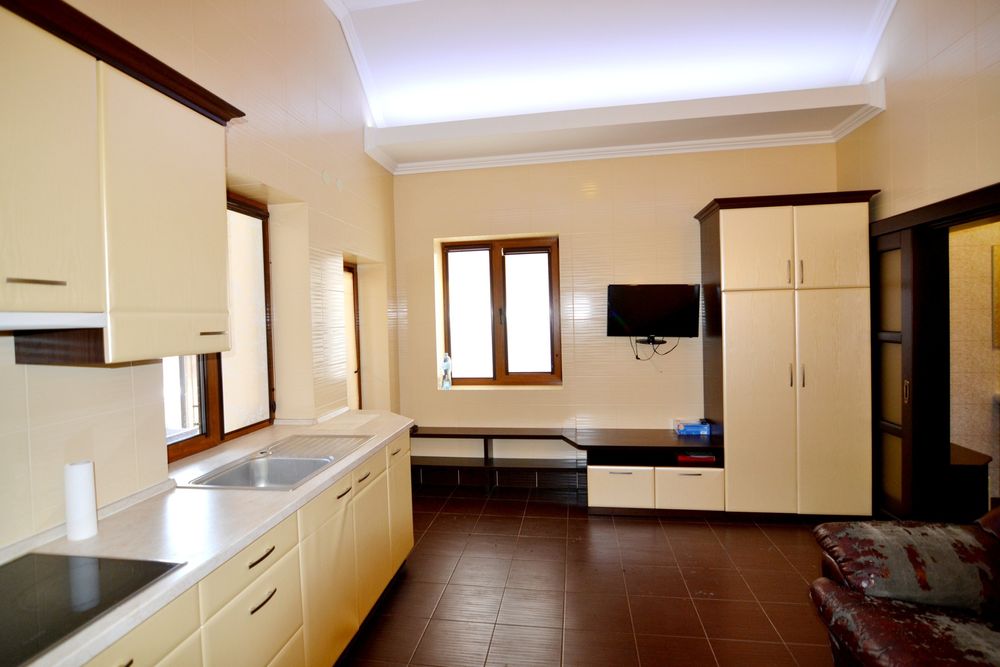 Здам будинок, без %, 380 м², Осокорки, Славутич, КМ Золоче, Вишеньки