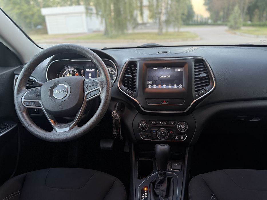Продам Jeep Cherokee