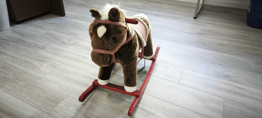 Cavalinho de baloiço Castanho