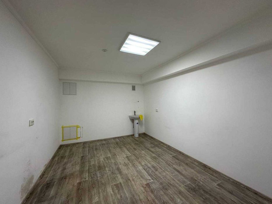 Продаж фасадного комерційного приміщення 234м2