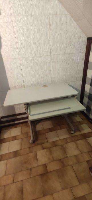 Sprzedam biurko komputerowe 99 cm
