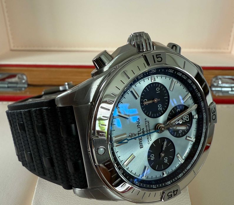Breitling Chronomat B01 Chronograph 42 Stal-Platyna /  2024